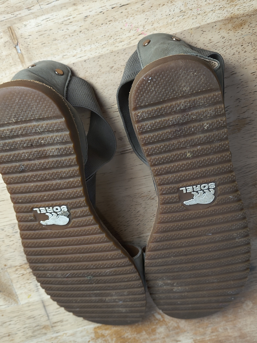 Sorel leather ella cross strap sandals in olive - Picture 6 of 6